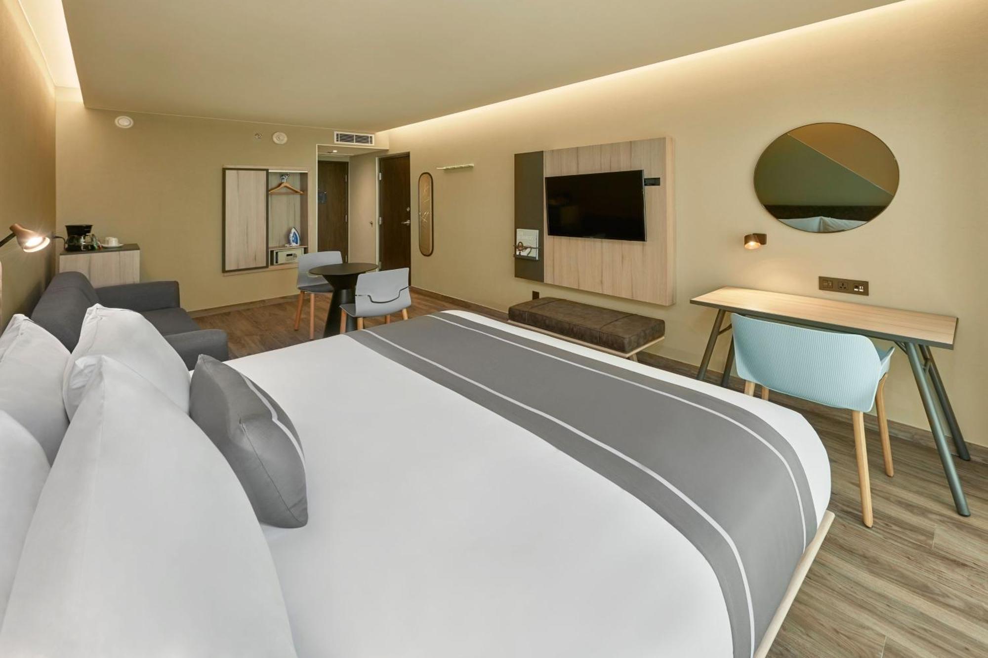 City Express Plus By Marriott Cancun Aeropuerto Riviera Екстериор снимка
